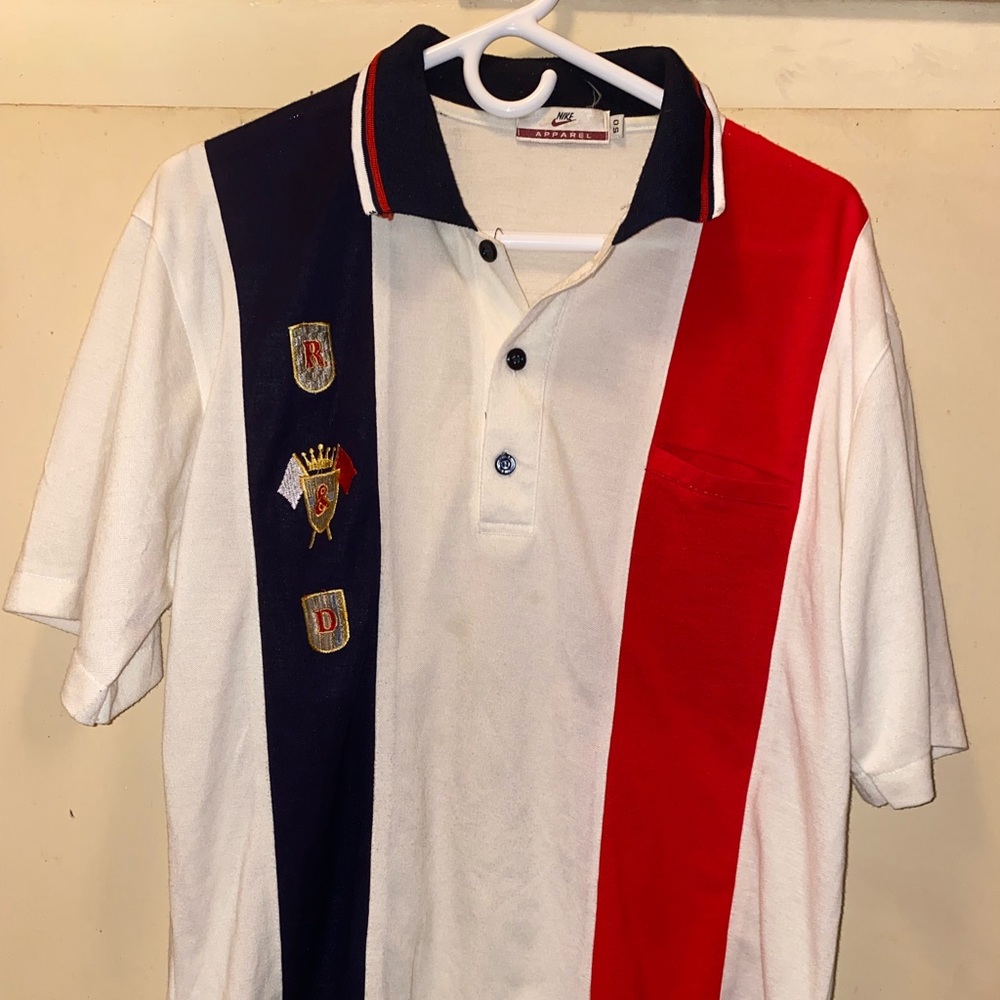 Vintage Nike golf tshirt used size: 50 has a spot on the sleeve